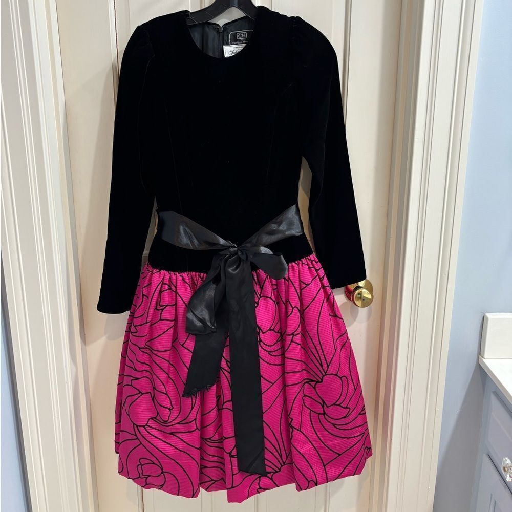 Vintage Carolina Herrera gown evening dress black velvet hot pink 6 Saks